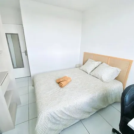 Private - Shared - Tram A-c1-4 *