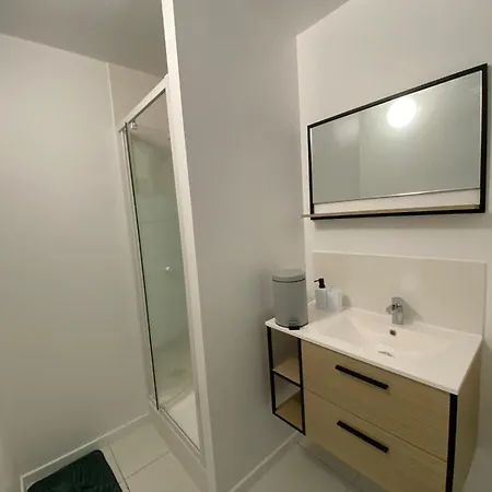 Private - Shared - Tram A-c1-4 Apartman