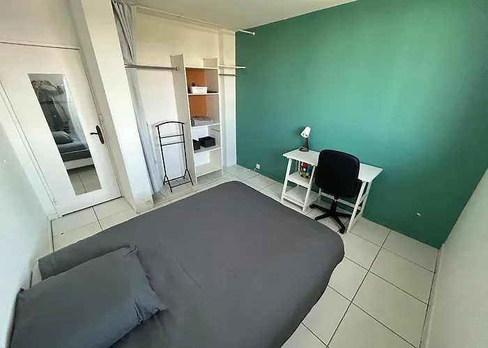 Private - Shared - Tram A-c1-4 *