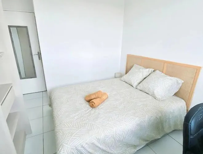 Private - Shared - Tram A-c1-4 *