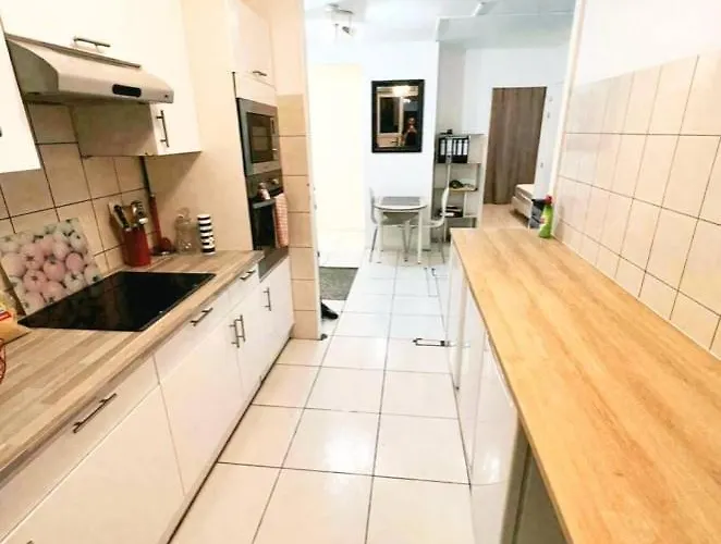 Apartment Private - Shared - Tram A-c1-4 *